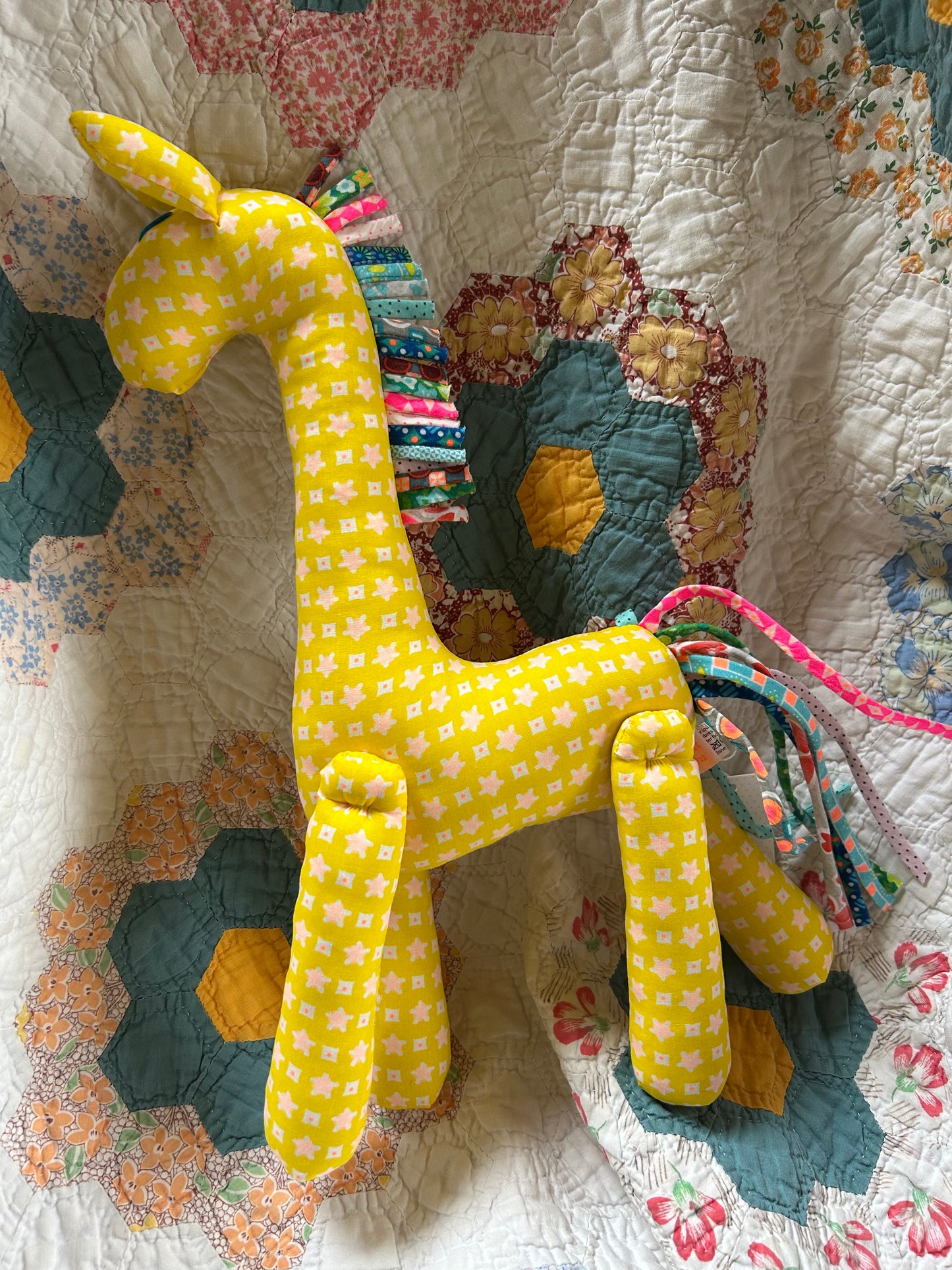 Giraffe • Yellow Print