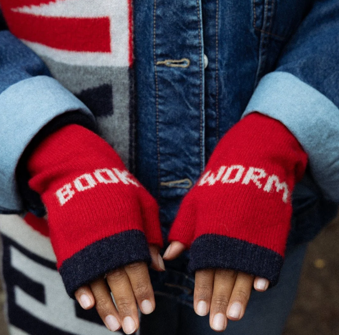 Book Worm Mittens • Rouge