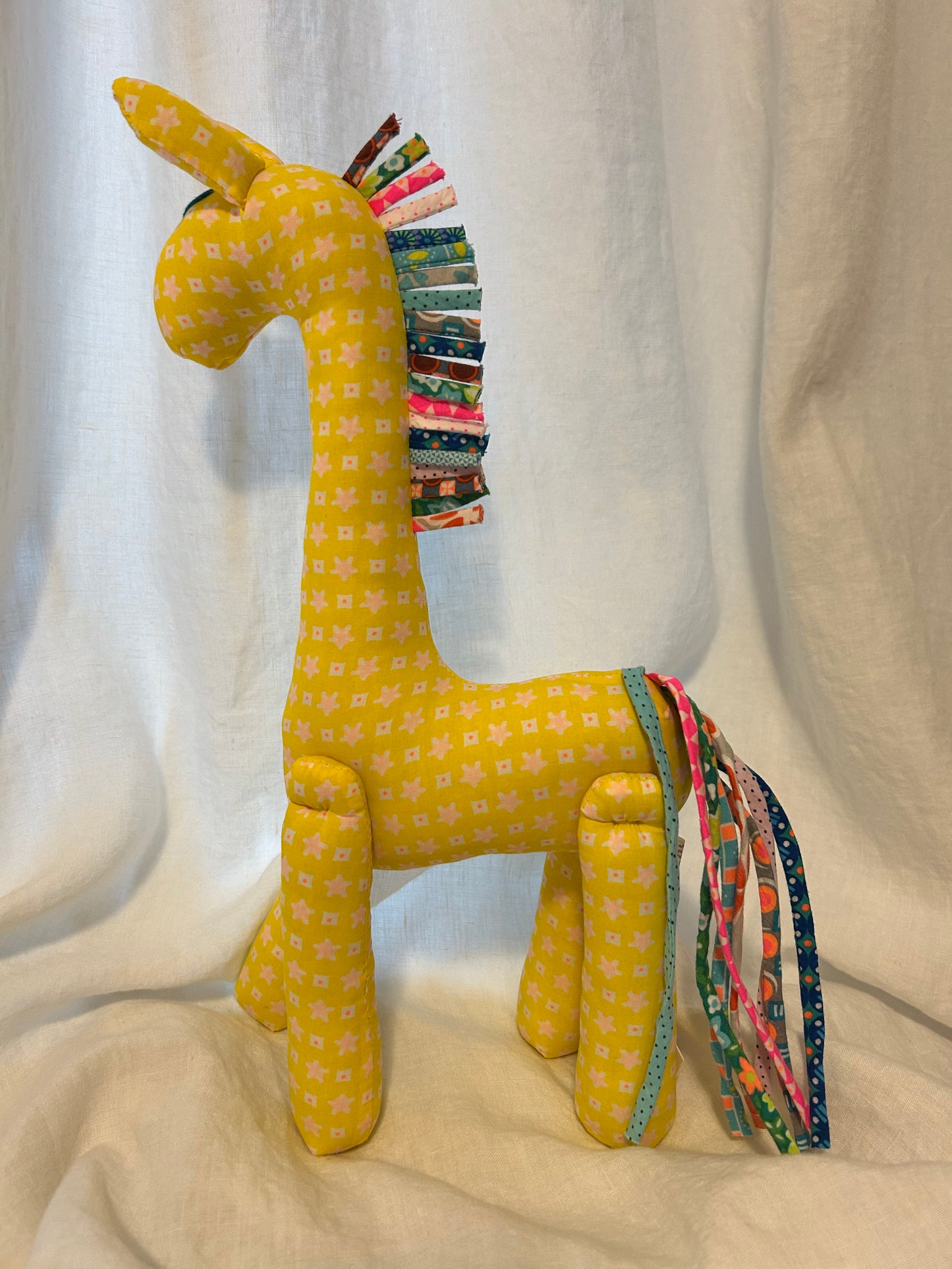 Giraffe • Yellow Print