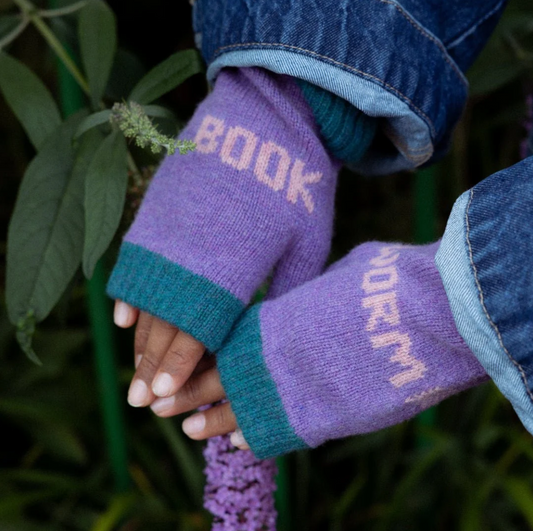 Book Worm Mittens • Violet