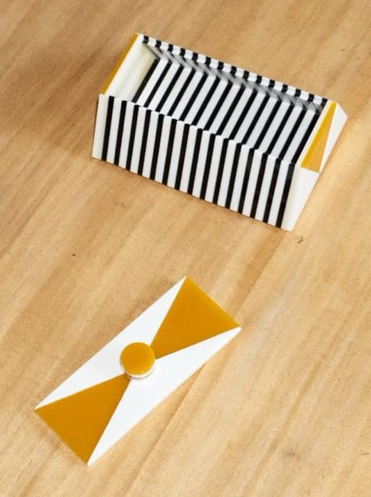 Allegria Triangle Box